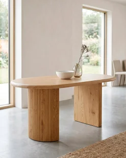Mesa oval OMEGA